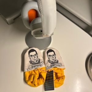 Auggie Froggie baby shoe